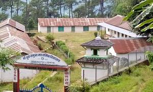 पर्वतका ३१ विद्यालय विद्यार्थीविहीन, रित्ता विद्यालय रुँग्दै शिक्षक